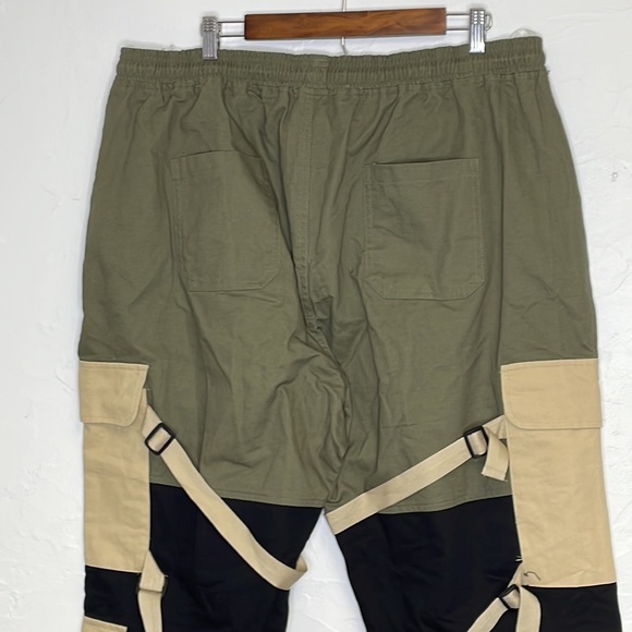 - Fashion Nova Block it Out Cargo Joggers - Picture 10 of 12